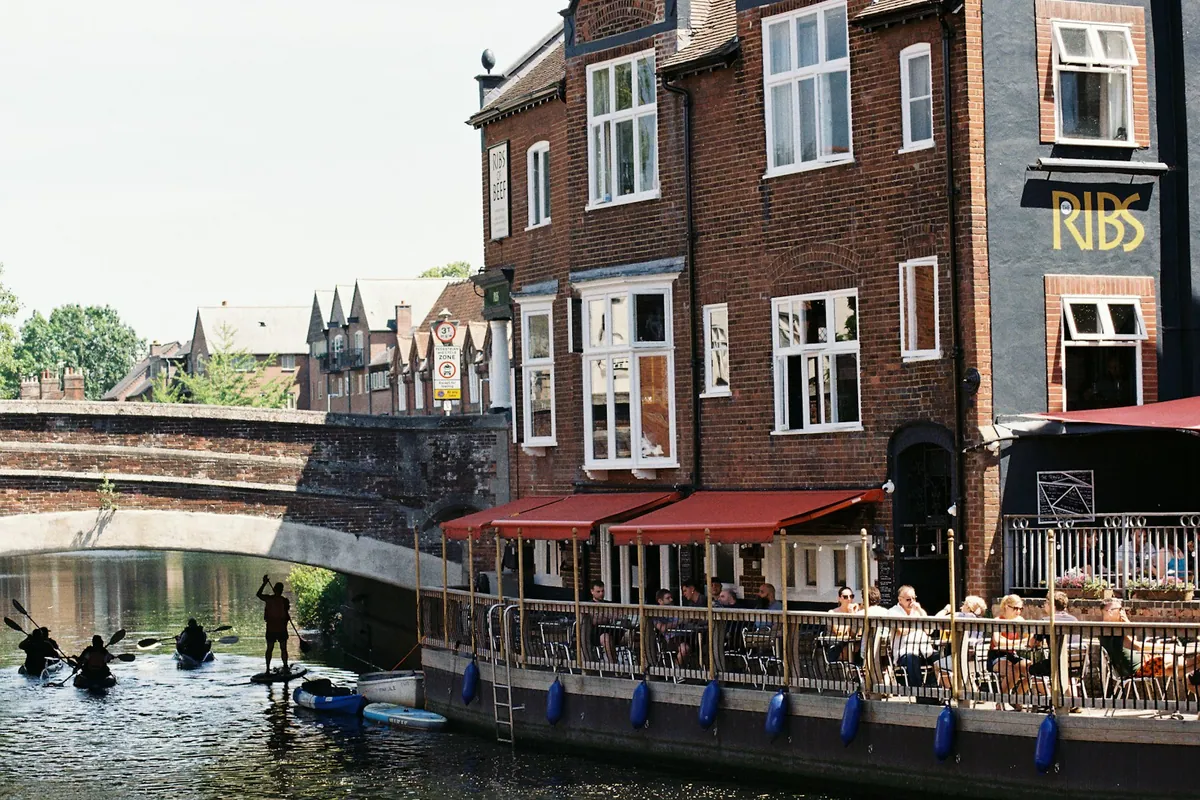 A relaxed waterside dining terrace in Bruges