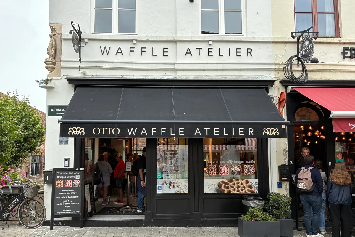 La façade d’Otto Waffle Atelier à Bruges