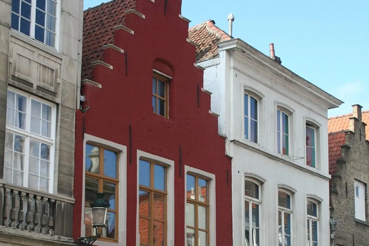 The street façade of Snuffel Hostel in Bruges